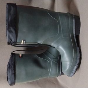Baffin insulated waterproof rubber boots 11